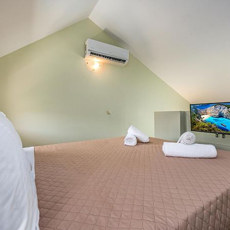 Kozanos Hotel & Suites Alykanas  Værelse billede